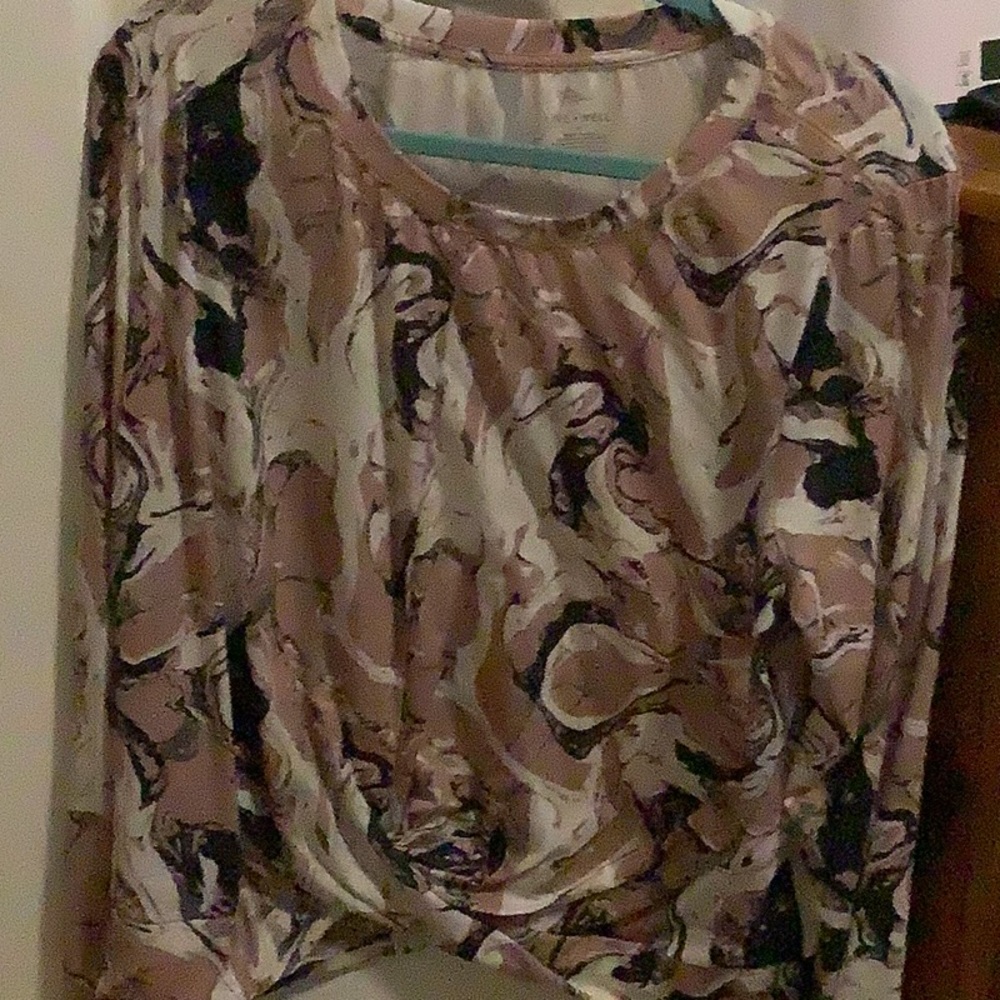 Long sleeve used top white with black and brown init